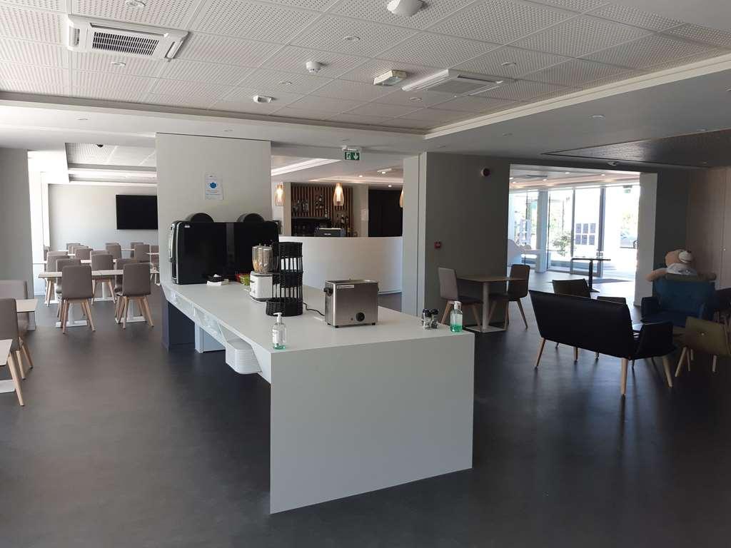 Brit Hotel Confort Saint-Dizier Ristorante foto